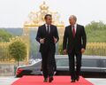 Vladimir Putin and Emmanuel Macron (2017-05-29) 01.jpg